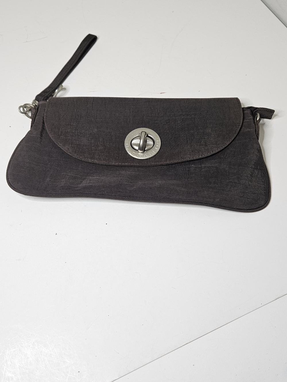 Baggallini Wristlet Brown Nylon Flap With Kisslock Closure Silver